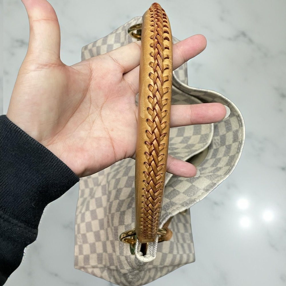 Authentic Louis Vuitton Damier Azur MM Artsy Shoulder Bag - Picture 4 of 13